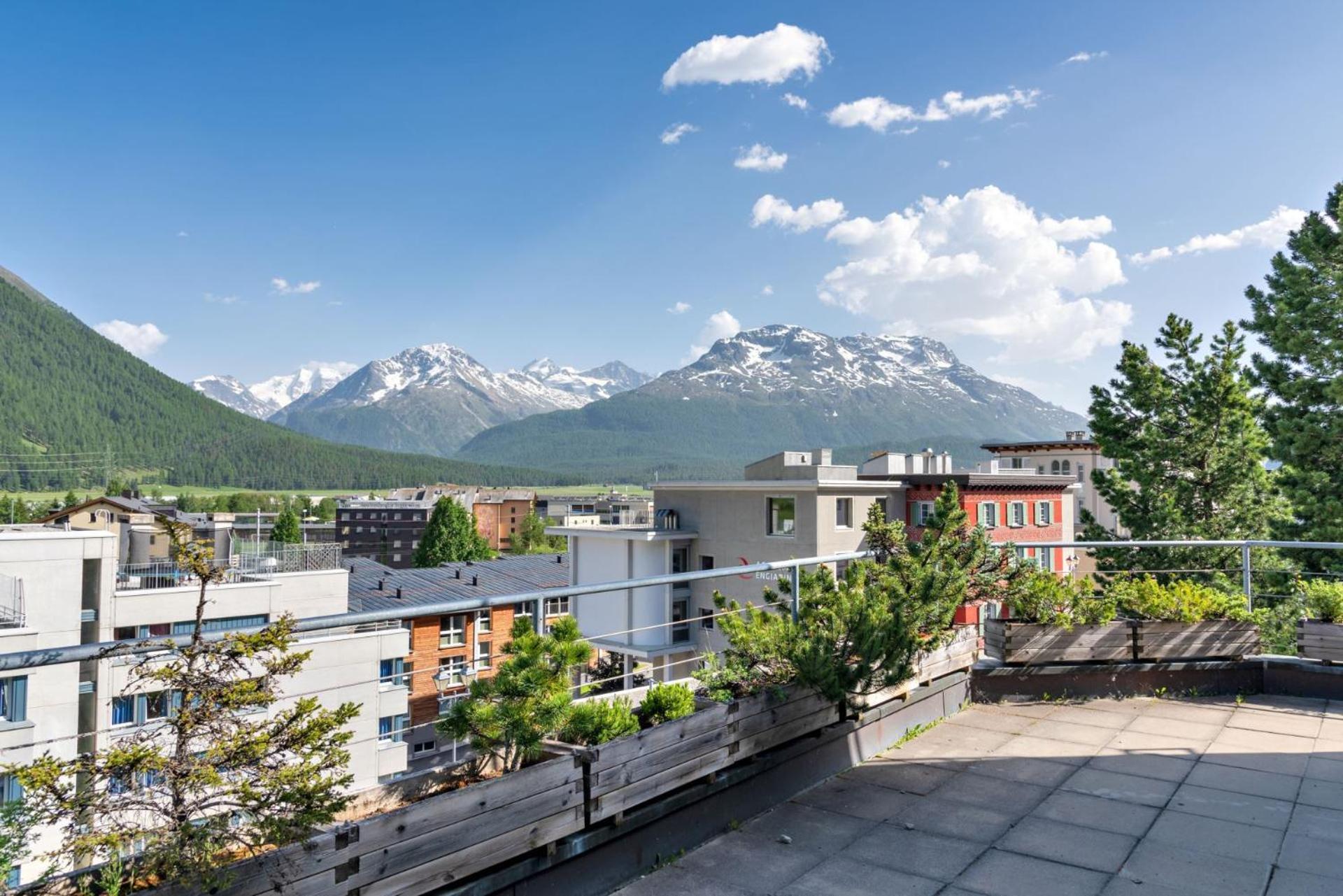 Chesa Quadratscha - Samedan Apartment ภายนอก รูปภาพ